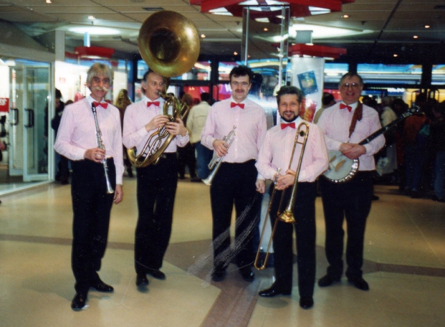 The joys of a shopping centre 1993