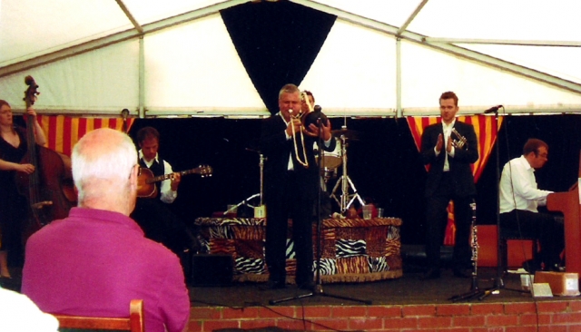 With Allen Beechey's Bright Stars, Upton 2007